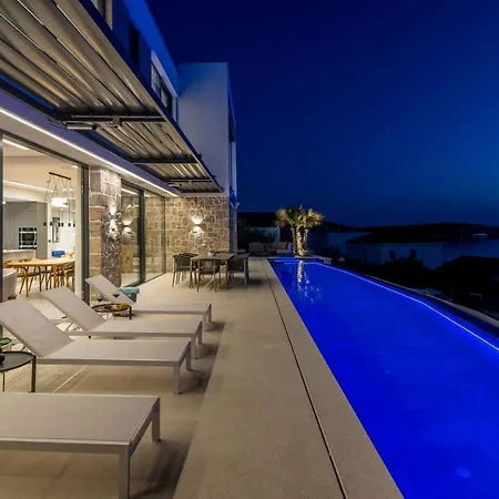 Luxury Diamond One With Pool