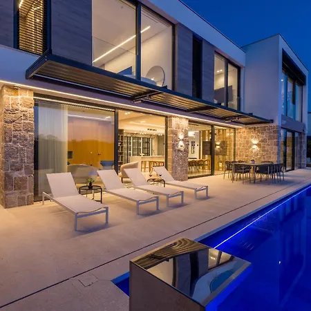 Villa Luxury Diamond One With Pool