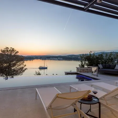 Villa Luxury Diamond One With Pool