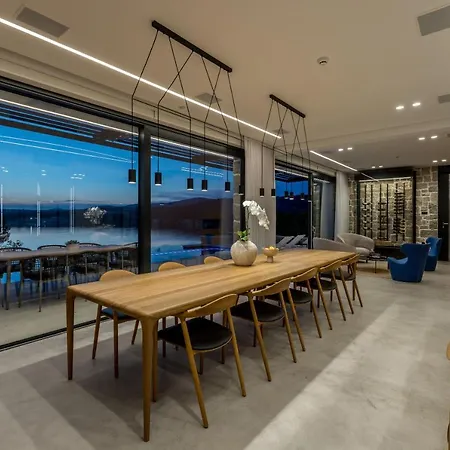 Luxury Diamond One With Pool *