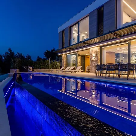 Villa Luxury Diamond One With Pool *