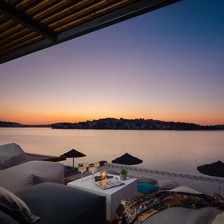 Luxury Diamond One With Pool Villa