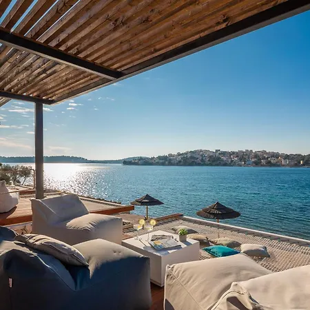 Luxury Diamond One With Pool *