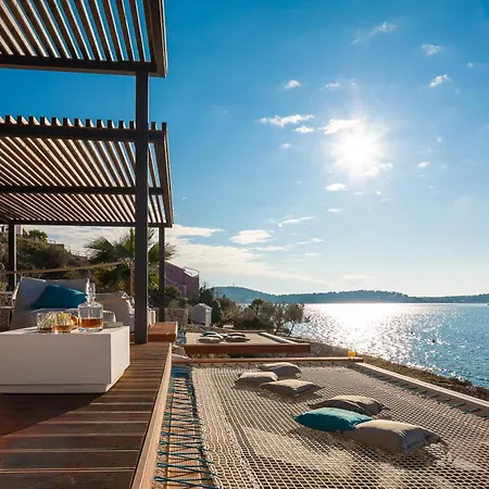 Luxury Diamond One With Pool