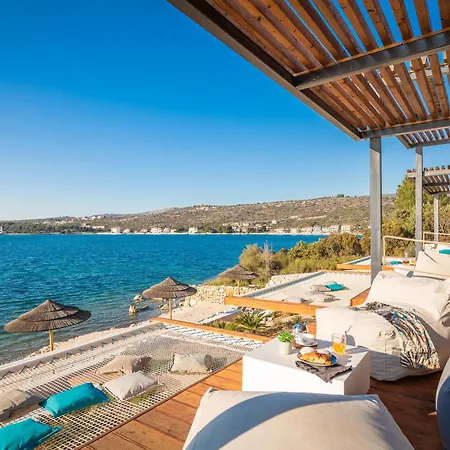 Luxury Diamond One With Pool Villa *
